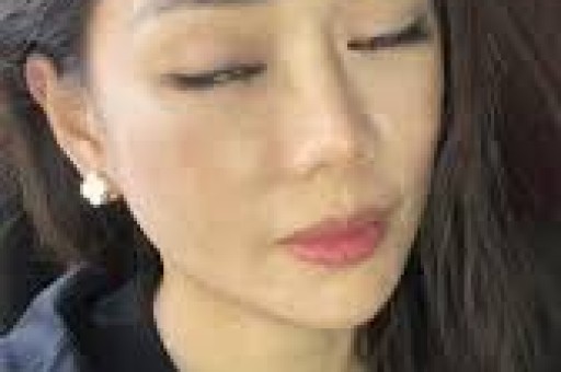 一手好牌打稀碎 三料影后马苏 被黑人驮肩 帮闺蜜撒谎 终究自断前程